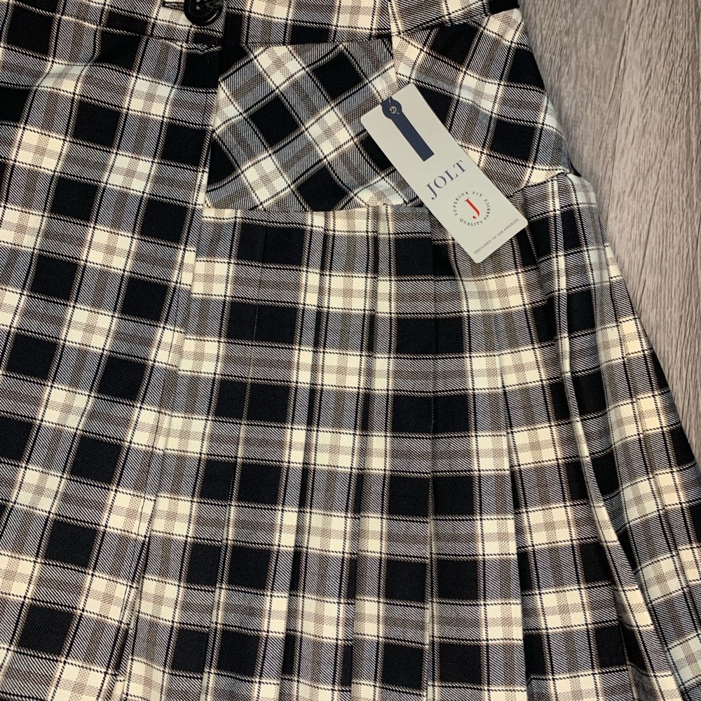 NEW! Jolt mini plaid skirt. Size medium - Picture 2 of 6